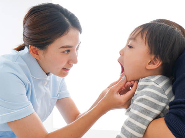 정중과잉치 발치의 특징